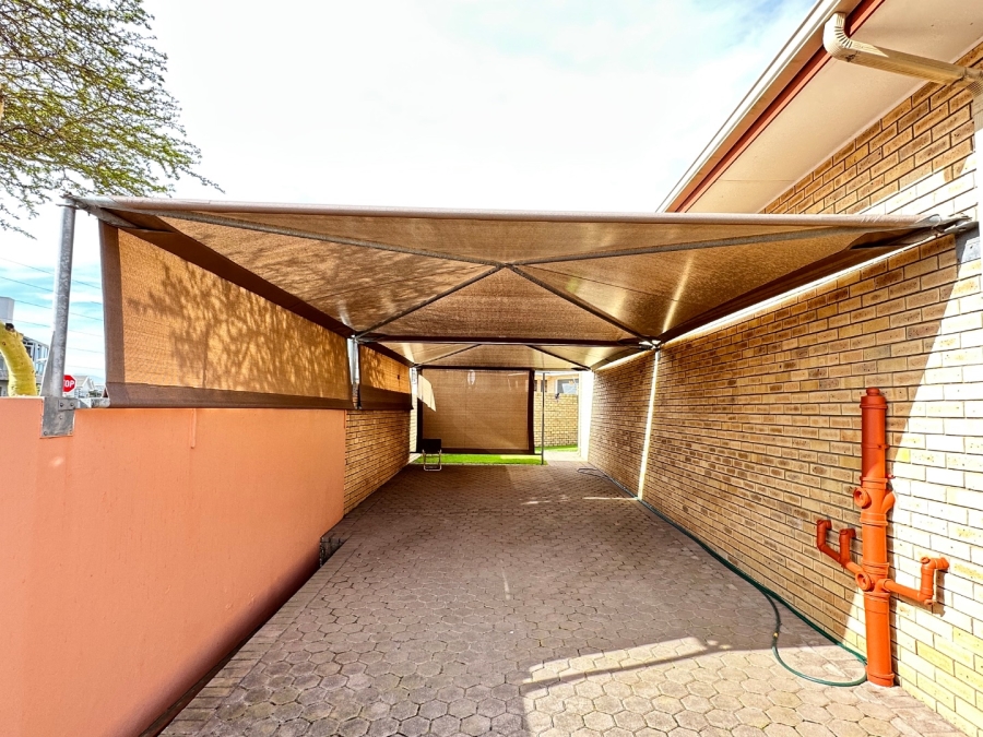 4 Bedroom Property for Sale in Diaz Beach Western Cape